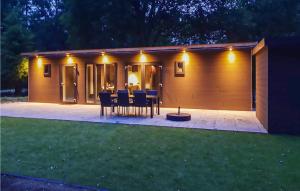 Zahrada ubytování Cozy Home In Epe With Wifi