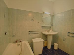 Fotografia z galérie ubytovania Appartement avec terrasse vue mer près du centre et plages, parking inclus - FR-1-61-594 v destinácii Ajaccio