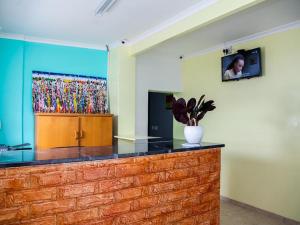 Vestibiulis arba registratūra apgyvendinimo įstaigoje Room in Guest room - Annex Lodge Ndabeni