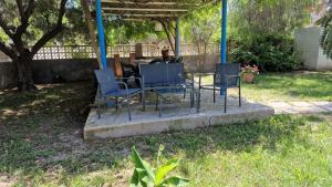 Ogród w obiekcie House with exclusive pool and garden 7 min walk from the beach and the center