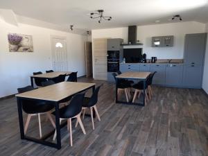 Dining area sa guest house