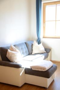 Posezení v ubytování Ferienwohnung Waldköhlerei
