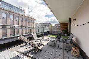 Balkón nebo terasa v ubytování 2ndhomes Tampere "Penthouse" Apartment - Private Sauna & Terrace