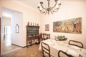 Kép Re Migio Apartment with Terrace and Lift szállásáról Luccában a galériában