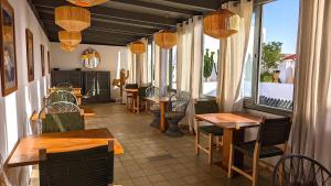 En restaurang eller annat matställe på Riad Jardin Des Sens & Spa