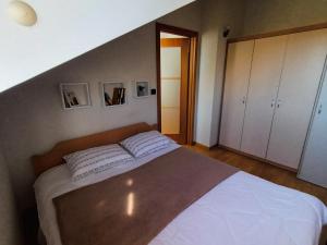 Postel nebo postele na pokoji v ubytování Kirka