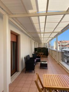 Rõdu või terrass majutusasutuses Su Corittu Guesthouse