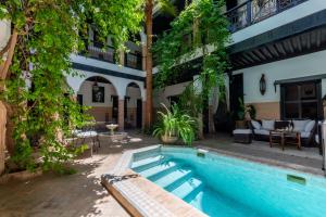 Bazén v ubytování Riad Espoir, Riad de charme en exclusivité dans la médina de Marrakech nebo v jeho okolí