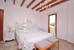 Postel nebo postele na pokoji v ubytování 239 Villa Biniaco ETV4993 by Mallorca Charme + 37 fotografií
