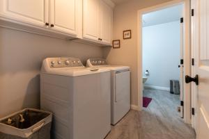 Imagen de la galería de Boho Townhome in Carson City 10 Mins From Downtown, 30 Mins To Lake Tahoe, en Carson City