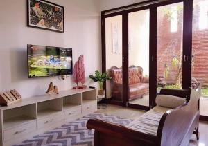 Gallery image of JOBO Guest House 4BR in Karangploso