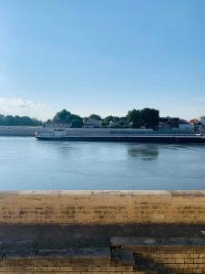 Gallery image of Sur les quais... in Arles