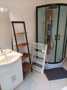 Foto dalla galleria di O'Couvent - Appartement 125 m2 - 5 chambres - A524 a Salins-les-Bains