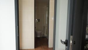 Uma casa de banho em Casas do Aidro
