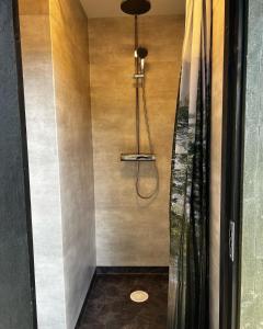 A bathroom at Vättervy Glamping