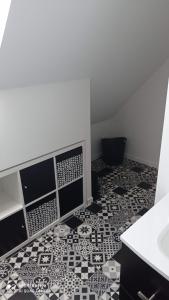 Photo de la galerie de l'établissement La BELLA 12 - Appartement gite dans maison d'hôtes, à Bordeaux-Saint-Clair 17 autres photos