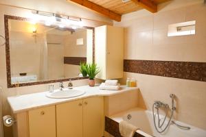 Kúpeľňa v ubytovaní Villa Seaview - Sunny home + 37 fotografií