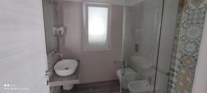 Ένα μπάνιο στο AleVa b&b