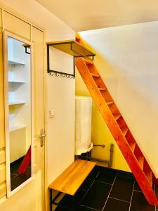 Zdjęcie z galerii obiektu Studios au quartier pavillonnaire rue d Ambert w Orleanie