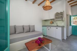 Imagen de la galería de Xerolithia Guesthouse, en Donoussa