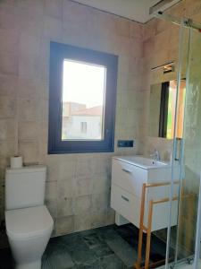 Koupelna v ubytování LAS CASINAS DE ARBAZAL