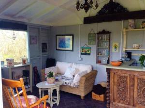 Posezení v ubytování Bosvean Cottage