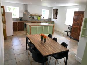 Köök või kööginurk majutusasutuses merveilleux cottage dans parc de 7,5 hectares