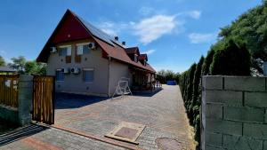 Budova, v ktorej sa apartmán nachádza