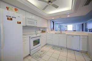 Kjøkken eller kjøkkenkrok på Loggerhead Cay #112