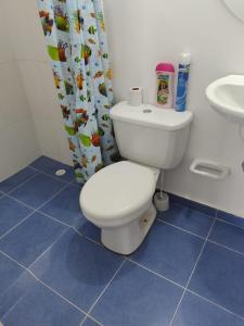 Koupelna v ubytování Apartamento amplio y tranquilo en Flandes, Tolima