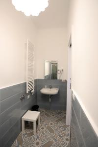 A bathroom at Bianco Latte