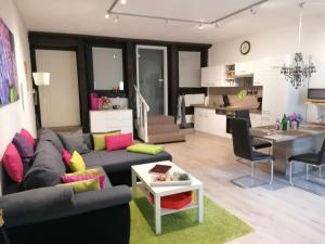 Posezení v ubytování Ferienwohnung Einbeck FeWo B Nolte