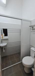 Vonios kambarys apgyvendinimo įstaigoje Voon 4 bedroom homestay Mersing