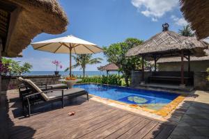 Bazén v ubytování Balisani Suites Hotel nebo v jeho okolí
