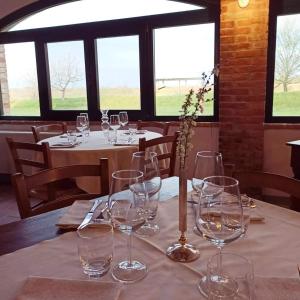מסעדה או מקום אחר לאכול בו ב-Agrilocanda Val Campotto