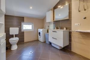Kúpeľňa v ubytovaní Apartman ViEw + 19 fotografií