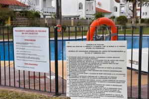 Bazén v ubytovaní Luminoso y Tranquilo Apartamento en Los Alamos alebo v jeho blízkosti