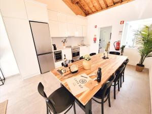 Η κουζίνα ή μικρή κουζίνα στο MF Terceira - Villa With Terrace & Ocean Views