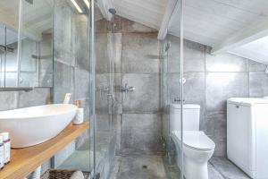A bathroom at Art Loft Venetian Well
