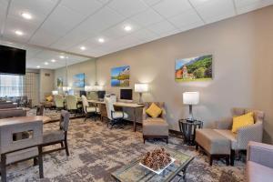 Galeriebild der Unterkunft Best Western Plus Swiss Chalet Hotel & Suites in Pecos