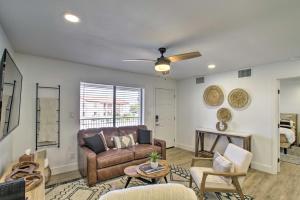 Posedenie v ubytovaní Pool Access Mtn-View Condo in Apache Junction!