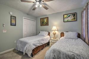 Foto da galeria de Myrtle Beach Condo with Community Pools and Golf! em Myrtle Beach