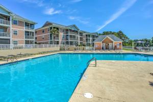 Foto da galeria de Myrtle Beach Condo with Community Pools and Golf! em Myrtle Beach