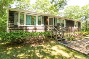 Gallery image of Sea Glen Cottage in Oak Bluffs