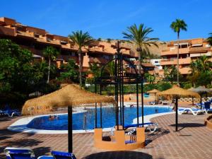 The swimming pool at or close to Villas de Almerimar Golf