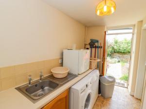 Dapur atau dapur kecil di Pheasant Cottage +43 gambar