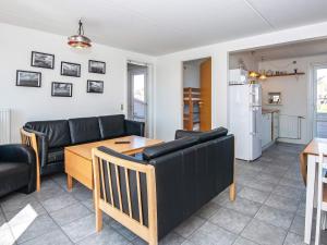 Kuchyň nebo kuchyňský kout v ubytování Apartment Rømø XXXV