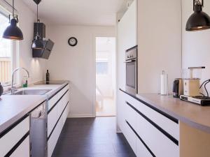 Fotografie z fotogalerie ubytování 9 person holiday home in Væggerløse v destinaci Bøtø By