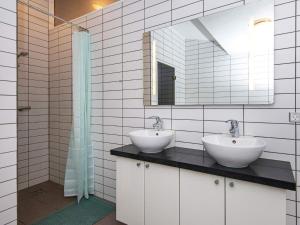 Koupelna v ubytování Holiday home Løgstør XXIII + 22 fotografií