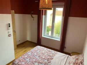 Afbeelding uit fotogalerij van Maison lyon 8 jardin parking studio indépendant sur demande in Bron